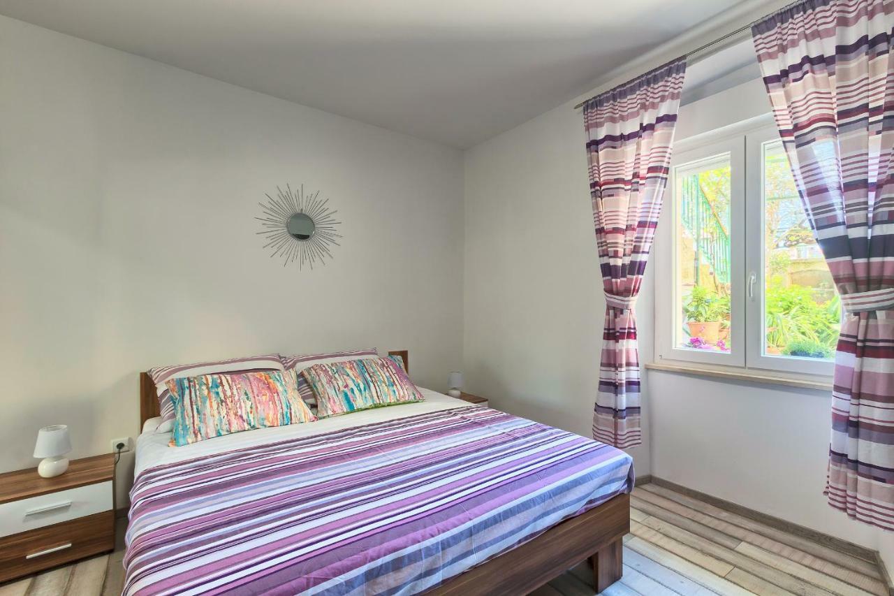 Apartment Amfiteatar Moris พูลา ภายนอก รูปภาพ
